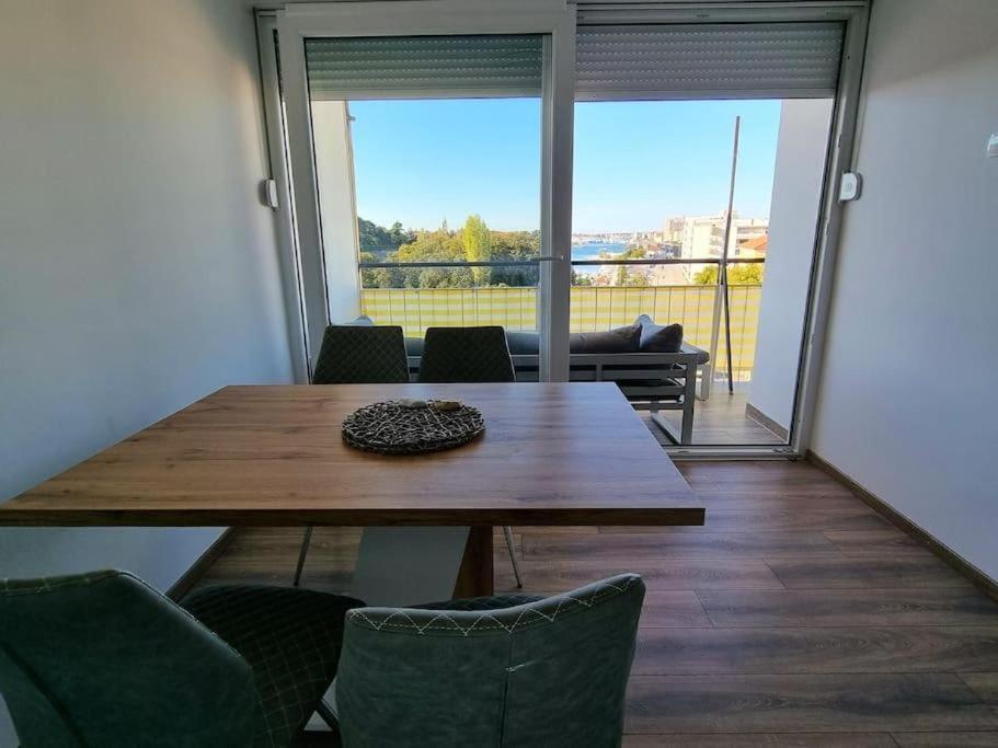 Sea View Balcony And Parking Apartment Zadar Luaran gambar